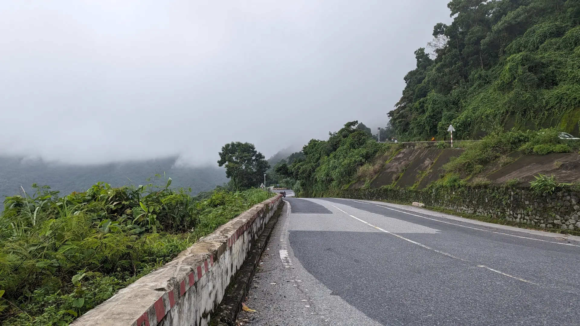 Hải Vân Quan (Wolkenpass), Huế