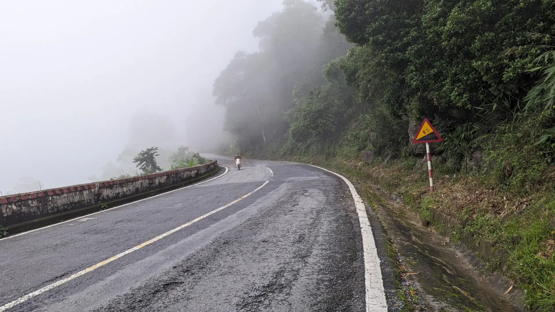 Hải Vân Quan (Wolkenpass), Huế