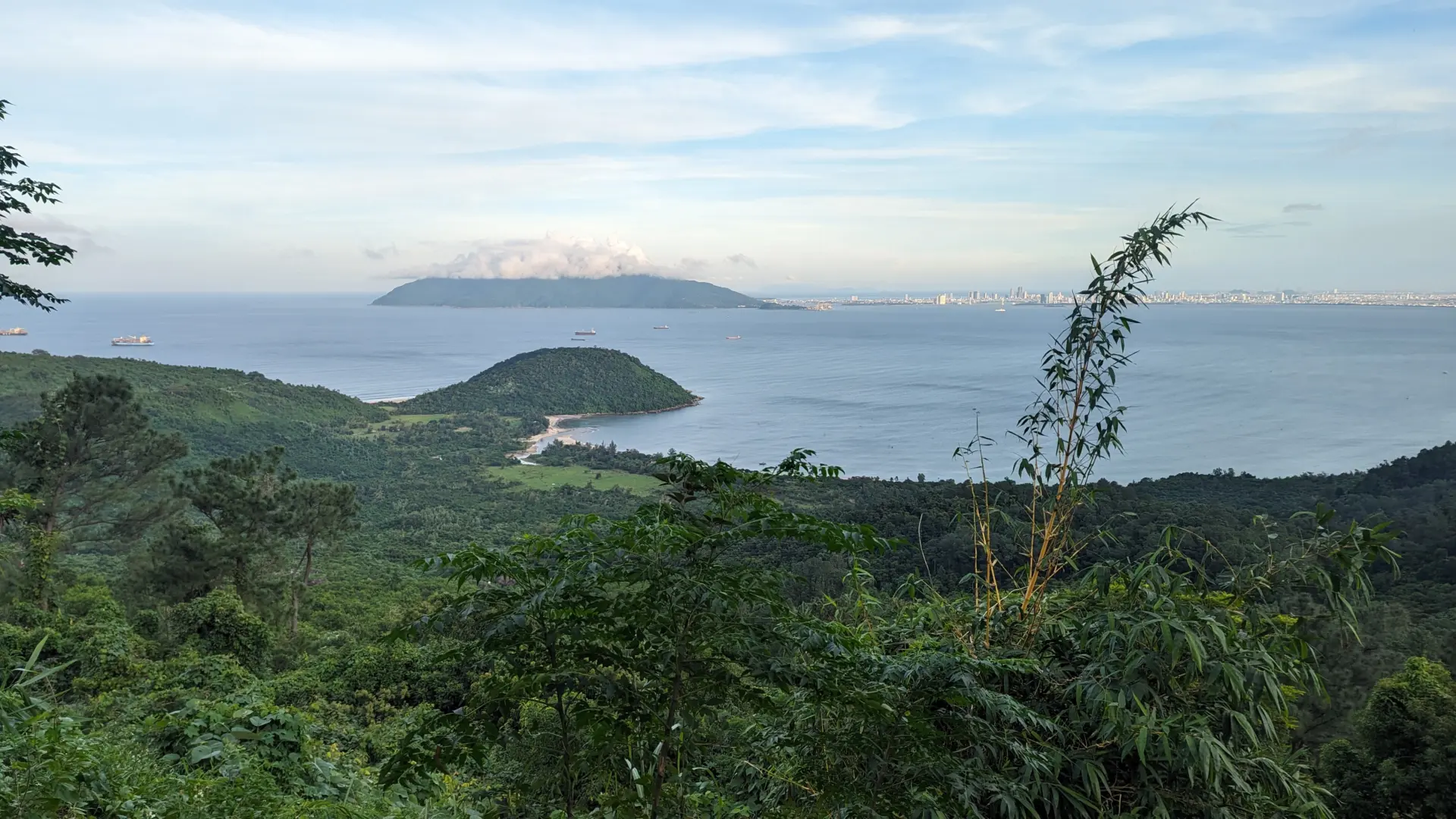 Hải Vân Quan (Wolkenpass), Huế