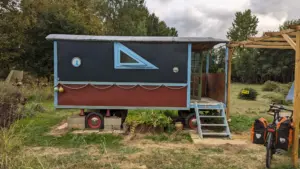 La Pangée Roulottes, Lansac, Frankreich, 29.08.2023